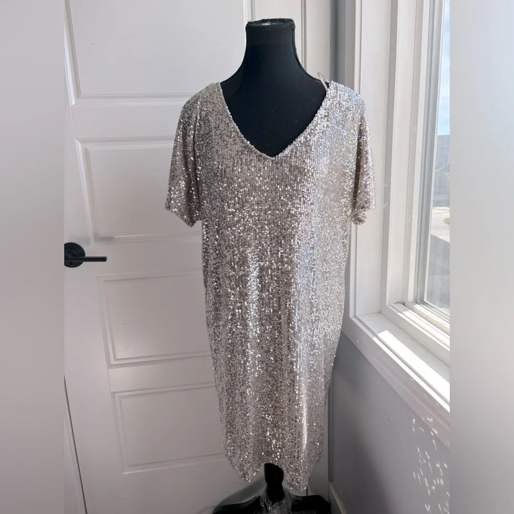Nicole Miller Silver Sequin TShirt Dress sparkle Oversized Loose Fit Size Medium - Picture 1 of 7